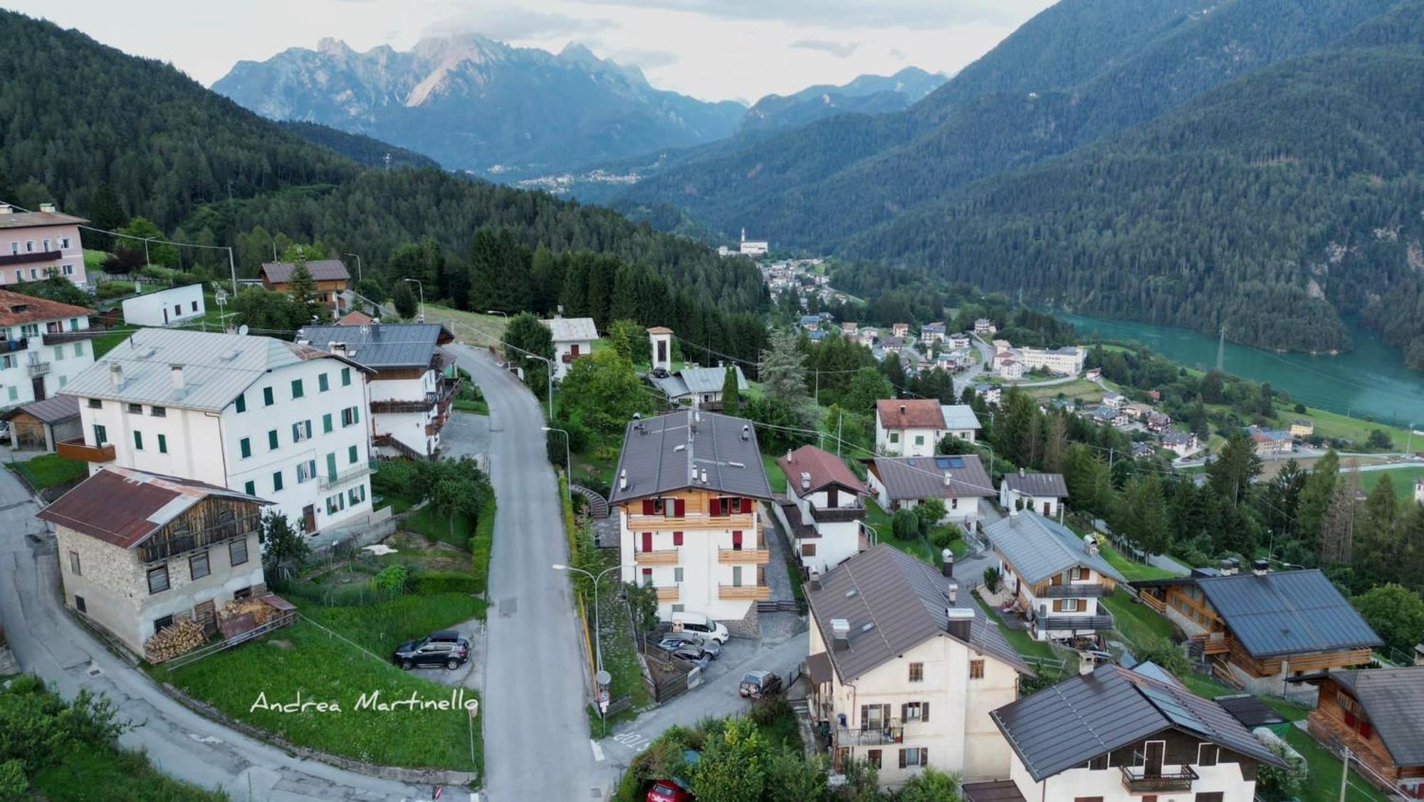 Mansarda La Soffitta Aparthotel Domegge di Cadore Buitenkant foto